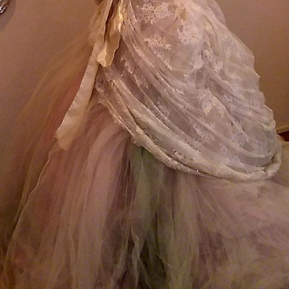 LEAH Ivory Rainbow Lace Tulle Wedding Ballgown Set - Picture 4 of 15